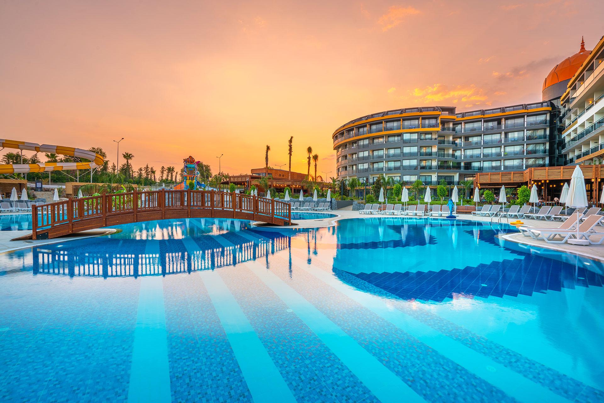 Arnor De Luxe Hotel & Spa Side Exterior photo