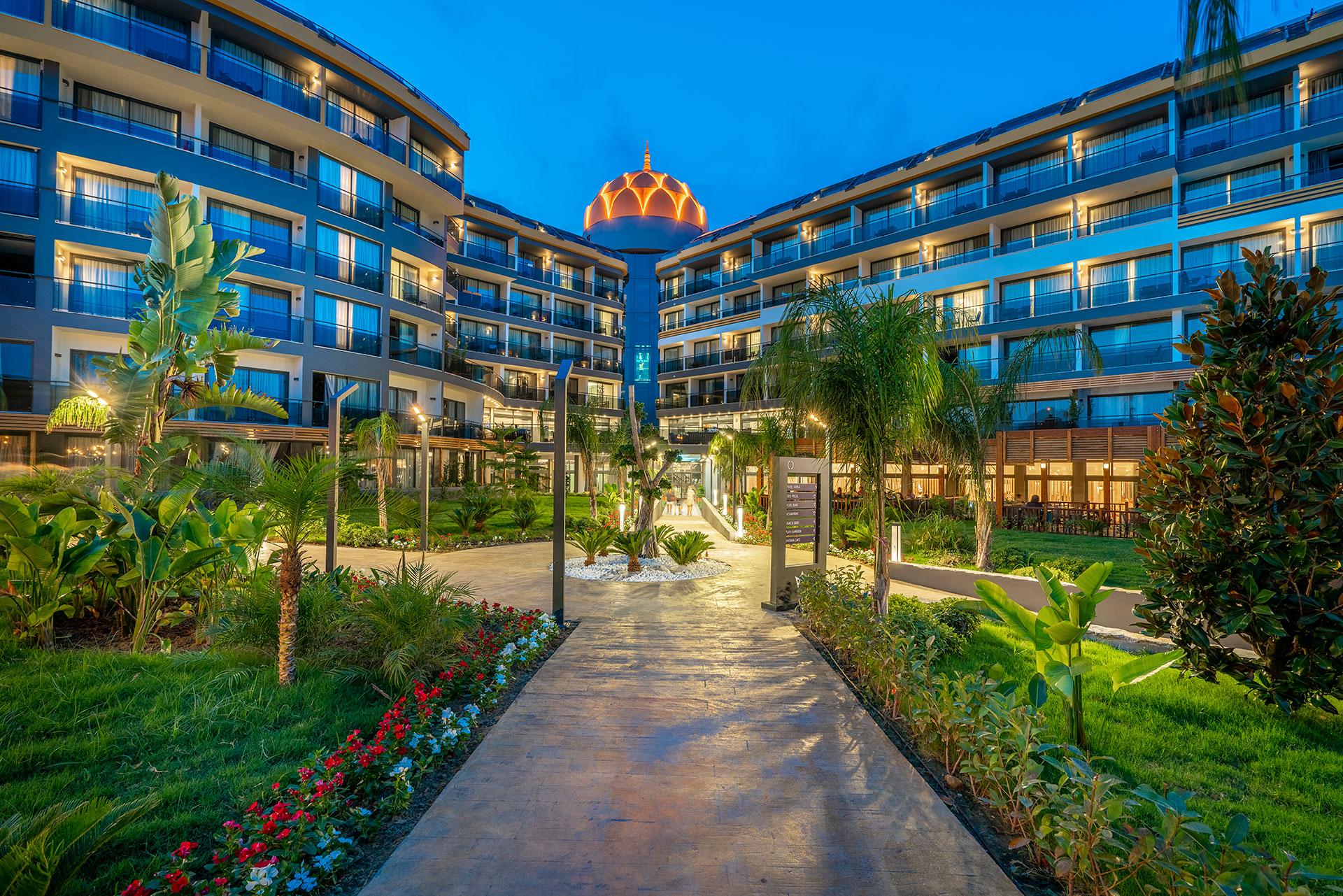 Arnor De Luxe Hotel & Spa Side Exterior photo
